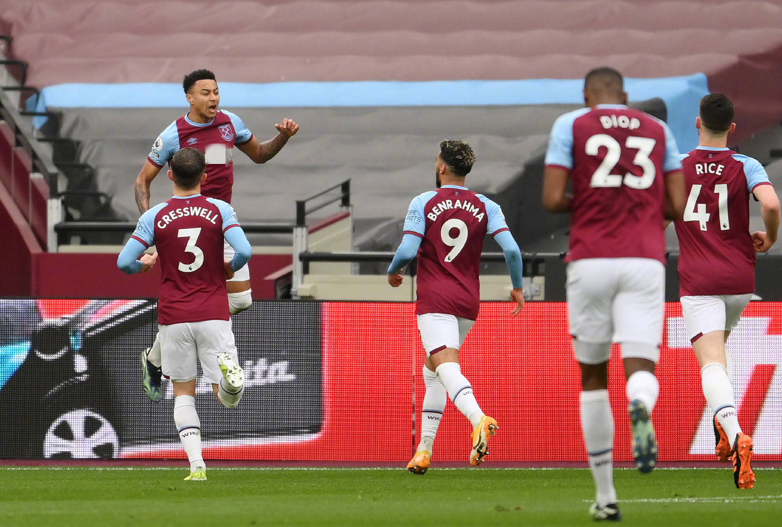 激烈竞争中 激烈竞争中